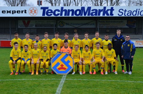Briefumschlagfabrik Richard Knauer sponsort neue U15 Trikots