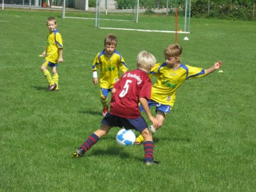 F1 gewinnt 13 : 10 gegen den FC Greifenberg