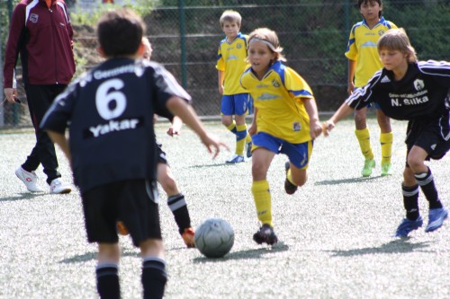 E1 gewinnt 7 : 4 beim SV Germering