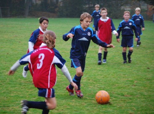 E1 fegt beim D9 Spiel Gernlinden vom Platz