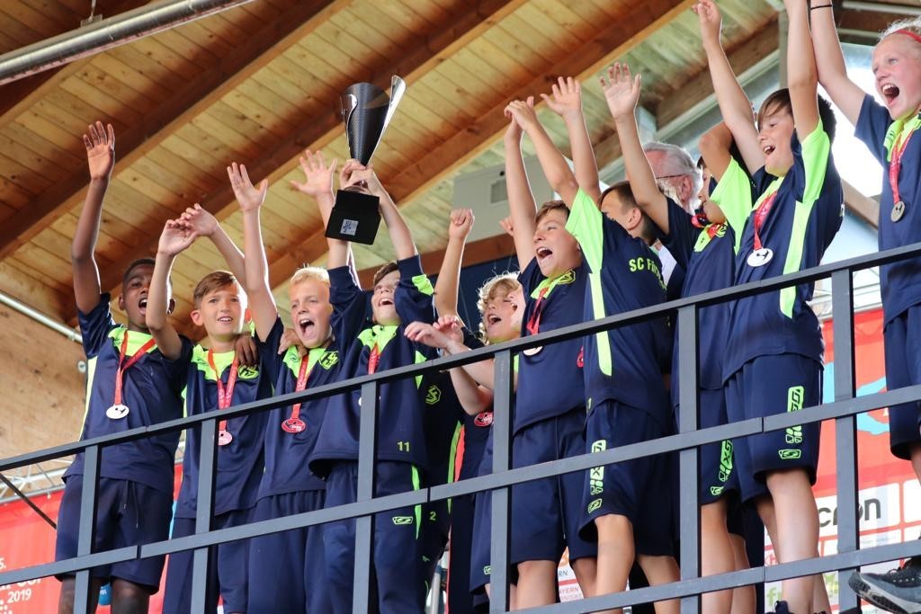 2008er erreichen Merkur Cup Finale