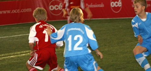 U13 wird Siebter und Zwölfter beim eigenen Hallenmaster