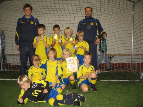 U8-Junioren holen zweiten Platz beim Nestle-Schöller-Cup!